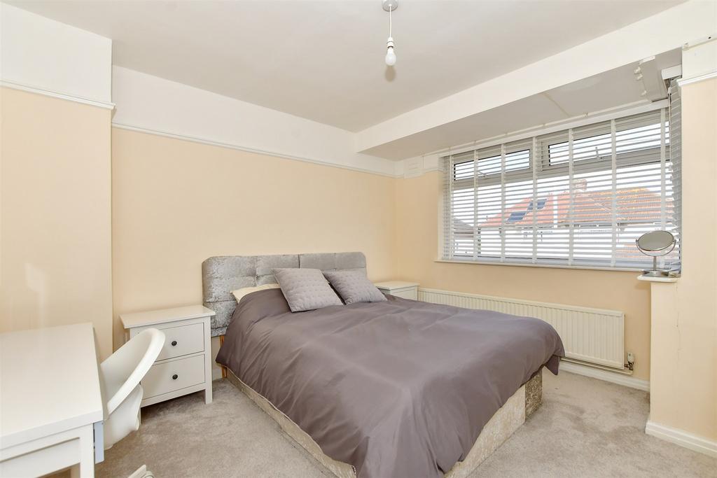 Lancaster Drive, Hornchurch, Essex 3 bed semidetached house for sale