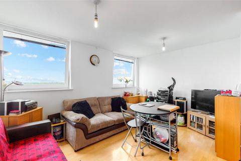 2 bedroom flat for sale, High Street, Feltham TW13