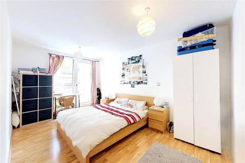 2 bedroom flat for sale, 18 Lombard Road, London SW11