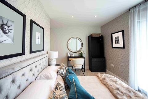 2 bedroom flat for sale, Bookbinder Point, London W3