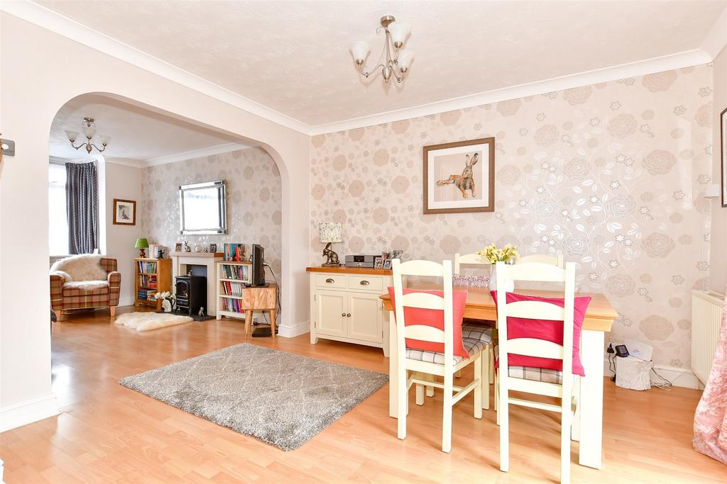 Kitchen/Dining Area
