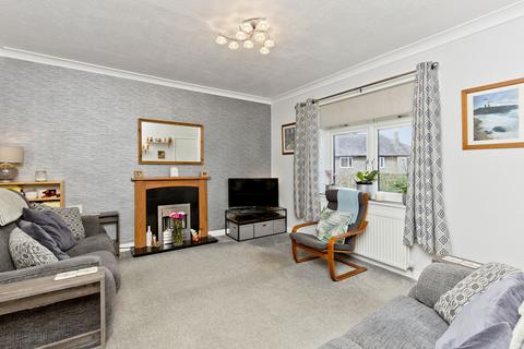 9 Broomlea Crescent, Edinburgh, EH12 7NR