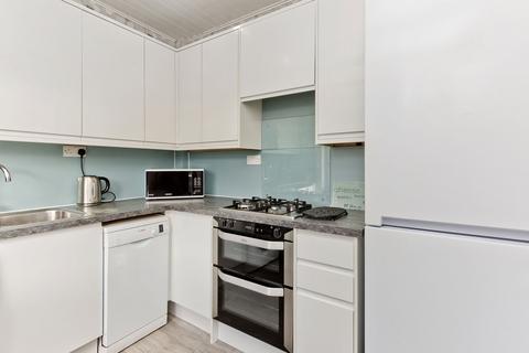 9 Broomlea Crescent, Edinburgh, EH12 7NR