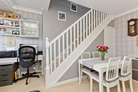 9 Broomlea Crescent, Edinburgh, EH12 7NR