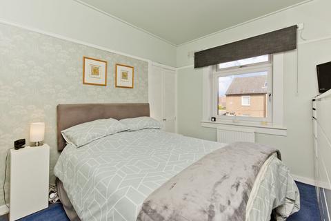 9 Broomlea Crescent, Edinburgh, EH12 7NR