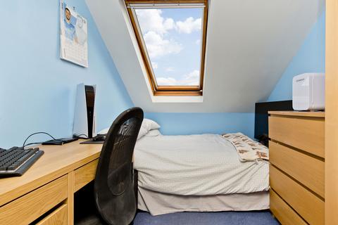9 Broomlea Crescent, Edinburgh, EH12 7NR