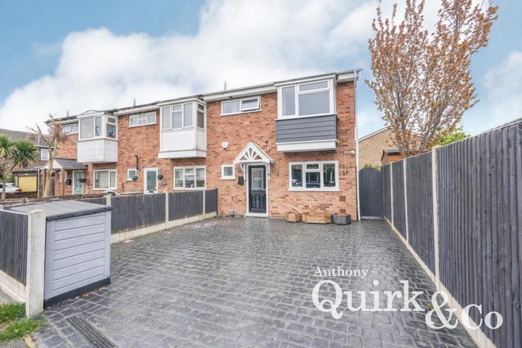 Harvest Road, Canvey Island, SS8 3 bed end of terrace house for sale