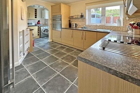 24 Reddaway Drive, Exminster, Exeter, EX6 8SY