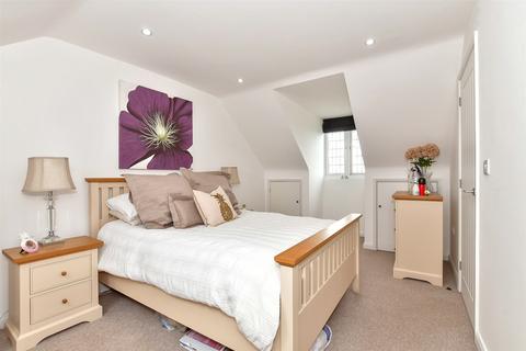 4 bedroom semi-detached house for sale, Saltings Close, Whitstable, Kent