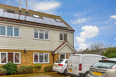 4 bedroom semi-detached house for sale, Saltings Close, Whitstable, Kent