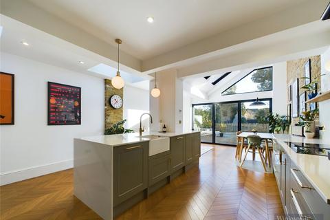 245 Hook Road, Chessington, KT9 1EQ