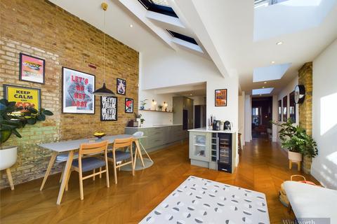 245 Hook Road, Chessington, KT9 1EQ