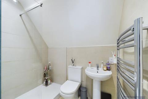 33 Windmill Lane, Long Ditton, Surbiton, KT6 5BA