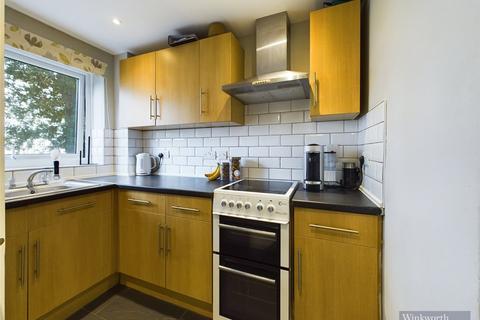 2 bedroom maisonette to rent, Exeter Court, Surbiton KT6