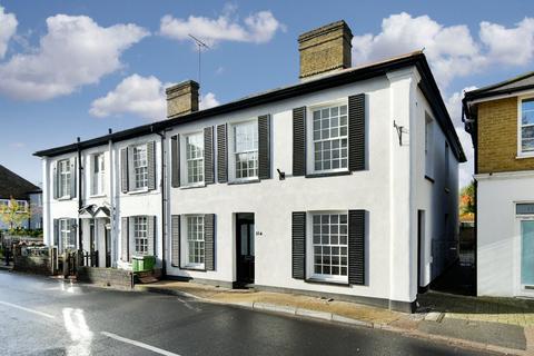 2 bedroom apartment to rent, High Street, Surrey KT7