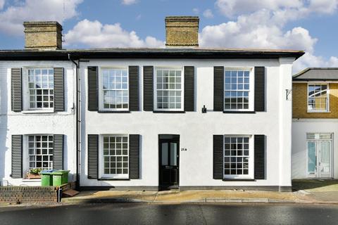 2 bedroom apartment to rent, High Street, Surrey KT7