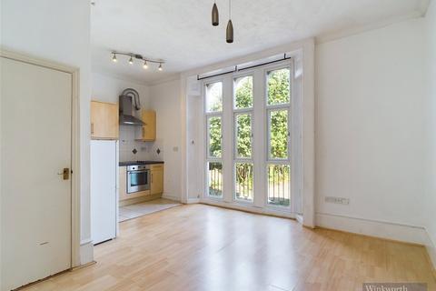 Studio to rent, Ewell Road, Surbiton KT6