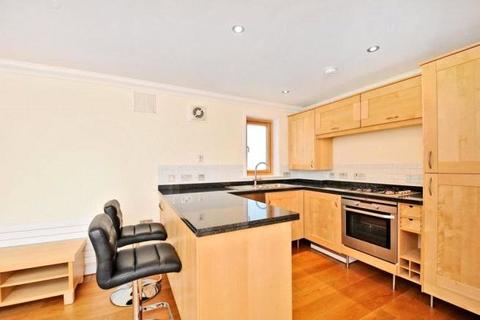 2 bedroom apartment to rent, Coombe Road, New Malden KT3