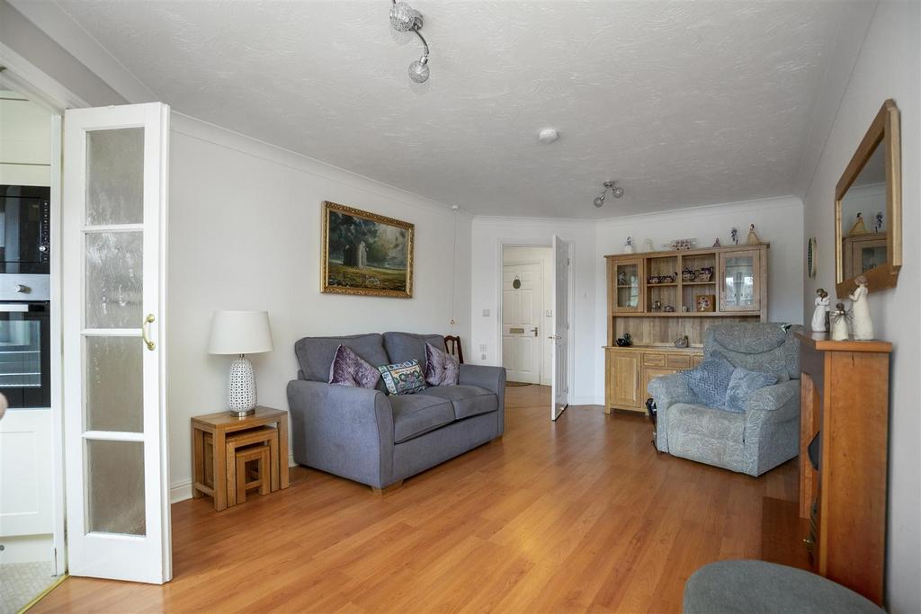 27 Jubilee Court St Margaret Street 5.jpg