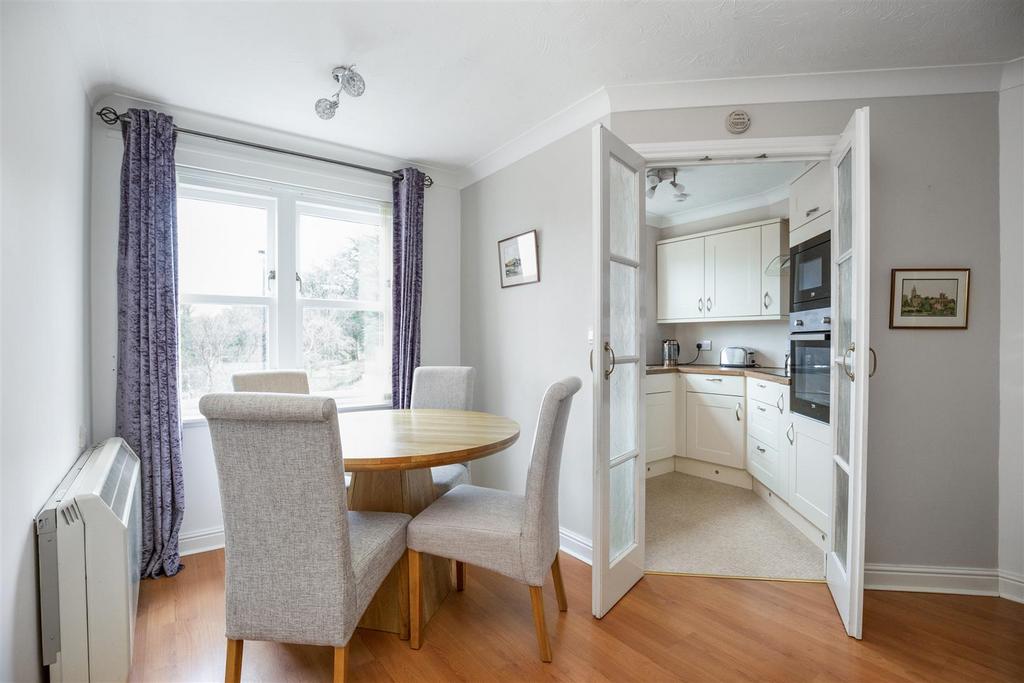 27 Jubilee Court St Margaret Street 6.jpg