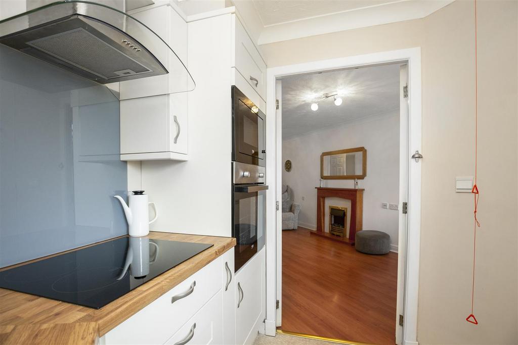 27 Jubilee Court St Margaret Street 8.jpg