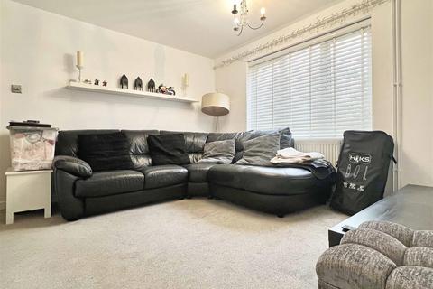 2 Ellen Way, Great Notley, Braintree, CM77 7UU