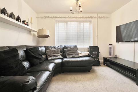 2 Ellen Way, Great Notley, Braintree, CM77 7UU