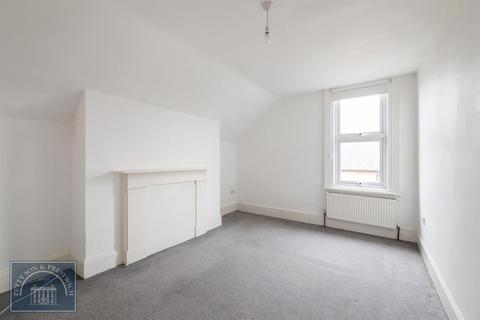1 bedroom in a house share to rent, High Street, Wanstead