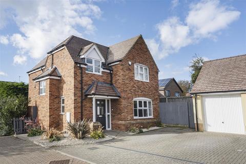 4 bedroom detached house for sale, Hillside Close, Harlington