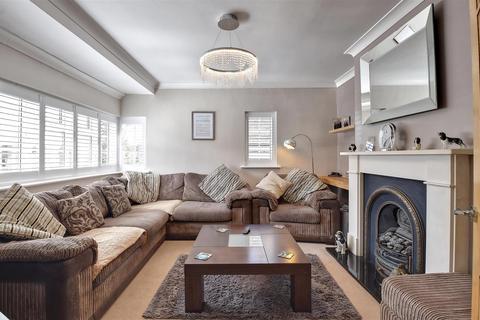 Wayside Bungalow Wayside, St Michaels, Tenterden, TN30 6DB
