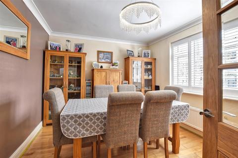 Wayside Bungalow Wayside, St Michaels, Tenterden, TN30 6DB