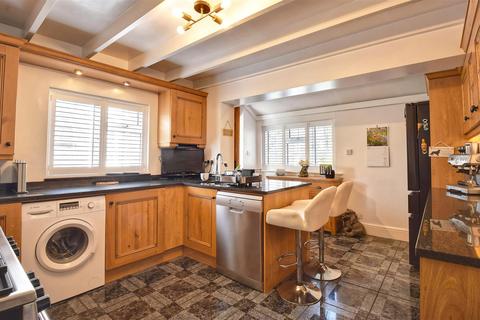 Wayside Bungalow Wayside, St Michaels, Tenterden, TN30 6DB