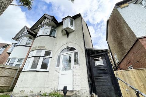 3 bedroom semi-detached house to rent, St. Helens Road, Hastings TN34