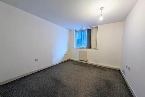 2 bedroom apartment to rent, 6 Royal Quay, Liverpool
