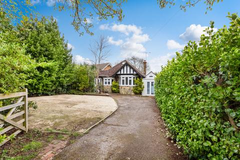 2 bedroom bungalow for sale, Fairlawn Grove, Banstead, SM7