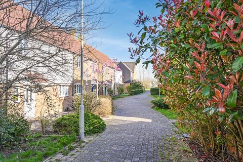 4 bedroom semi-detached house for sale, Kingsnorth, Ashford TN25