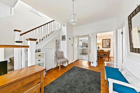 257 Staines Road, Twickenham, TW2 5AY