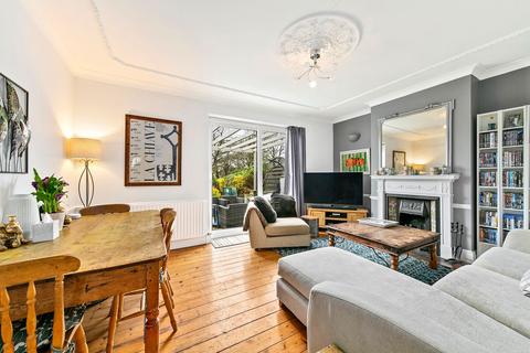 257 Staines Road, Twickenham, TW2 5AY