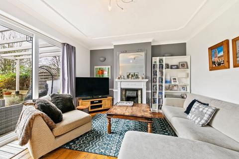 257 Staines Road, Twickenham, TW2 5AY