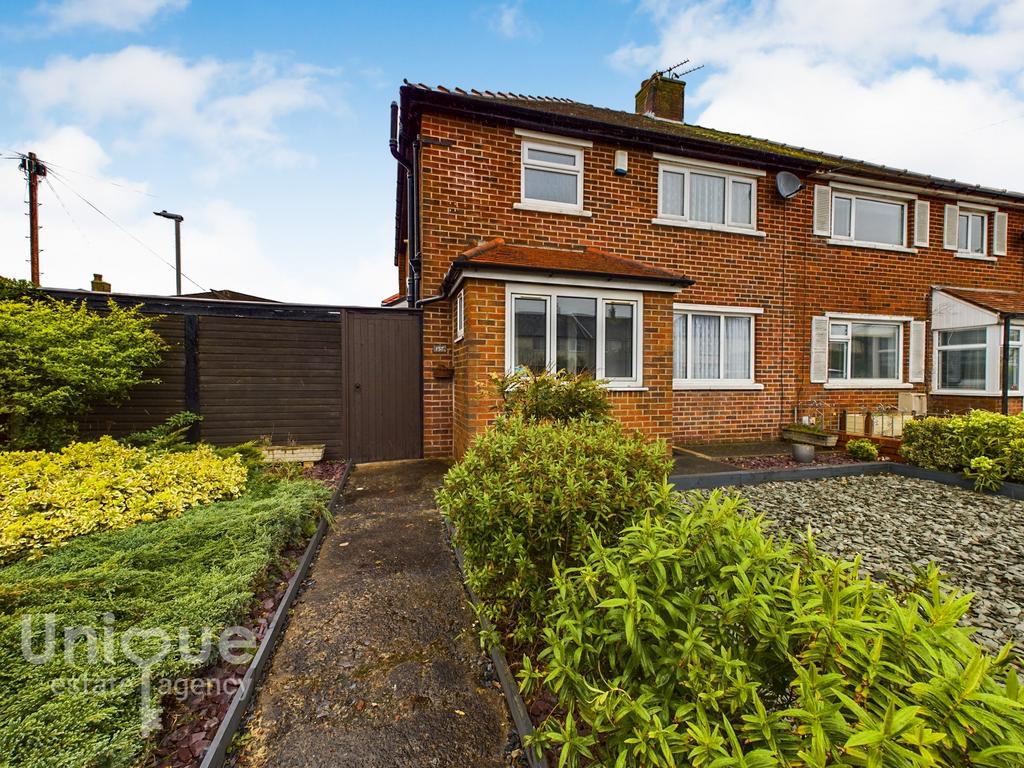 St. Leonards Road East, Lytham St.... 3 bed semidetached house for