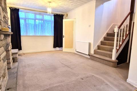 4 bedroom detached house to rent, All Saints Crescent, Watford, Hertfordshire