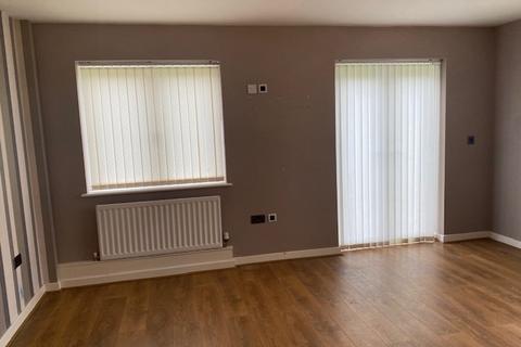 3 bedroom end of terrace house to rent, Clarence Gardens, Luton LU1