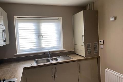 3 bedroom end of terrace house to rent, Clarence Gardens, Luton LU1