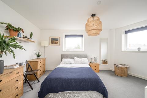3 bedroom flat for sale, Lawrie Reilly Place, Edinburgh EH7