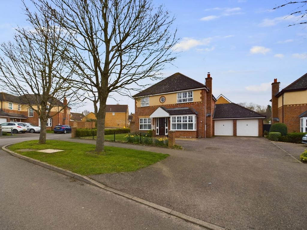 Graham Hill Road, Towcester, NN12 4 bed detached house for sale £525,000