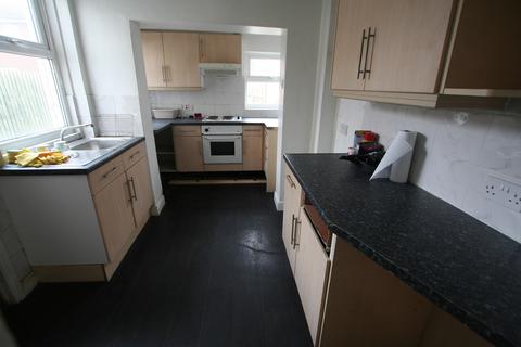 3 bedroom terraced house for sale, Station Road, Ellesmere Port, Cheshire. CH65