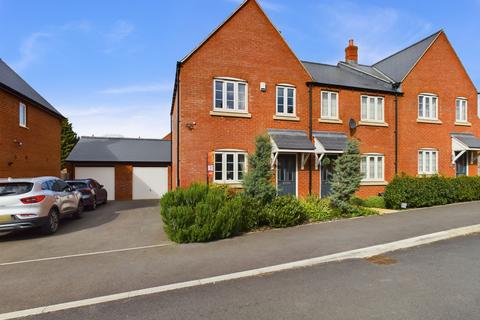 3 bedroom end of terrace house for sale, Saxon Way, Towcester, NN12
