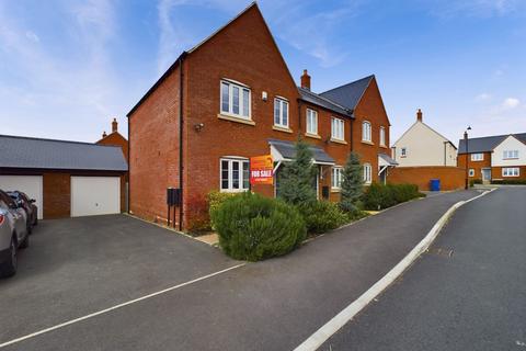 3 bedroom end of terrace house for sale, Saxon Way, Towcester, NN12