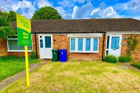 2 bedroom bungalow for sale, Merlin Close, Sittingbourne