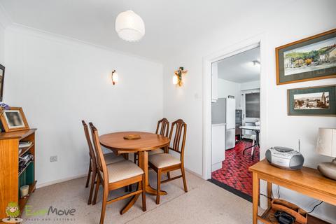 14 Cedar Close, Tadley, RG26 3SL